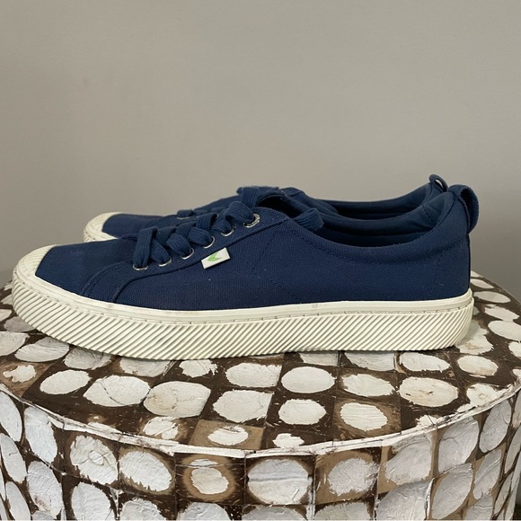 Cariuma OCA Low Canvas Sneakers Shadow Blue Men’s 9 / Women’s 10.5 Skate Casual - Picture 1 of 6